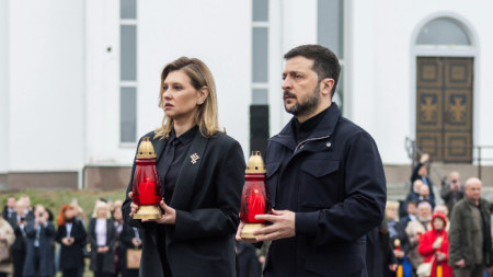 Украинският президент Володимир Зеленски пристигна в италианската столица със съпругата си Олена